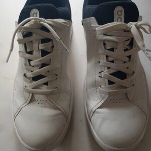 Men’s size 12 On Cloud Roger white, very good condition.